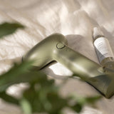 cirrus_no3_sage_lifestyle_01_w1300.jpg
