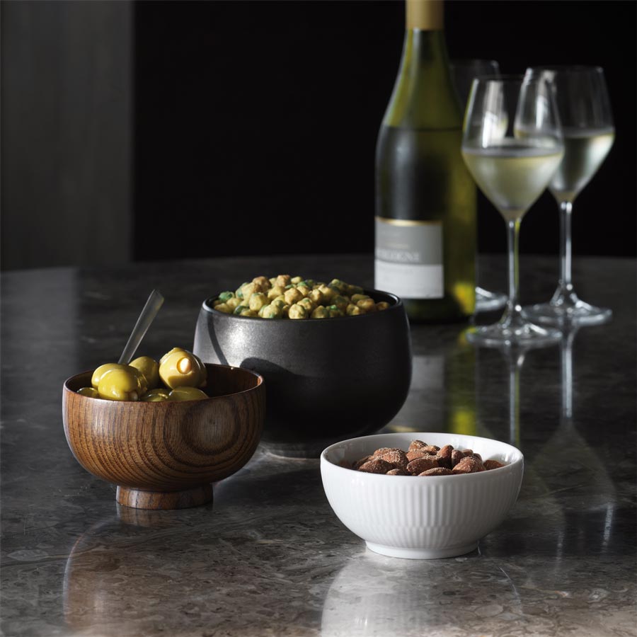 1055287_royalcopenhagenemea_03_white-fluted-bowl-24cl.jpg