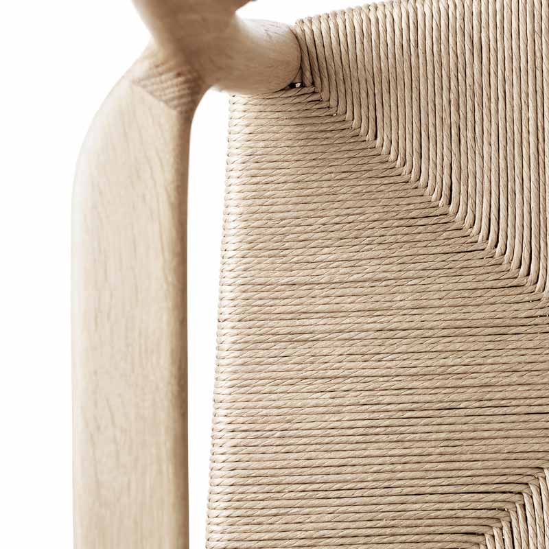 ARV-Chair-w-armrest-white-oiled-oak-_seat.jpg