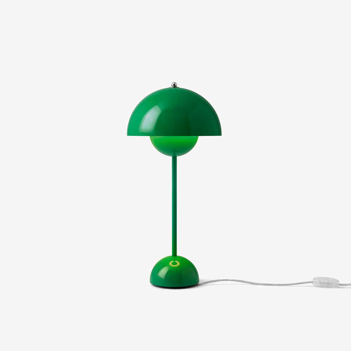 Flowerpot-VP3_Signal-Green_on.jpg