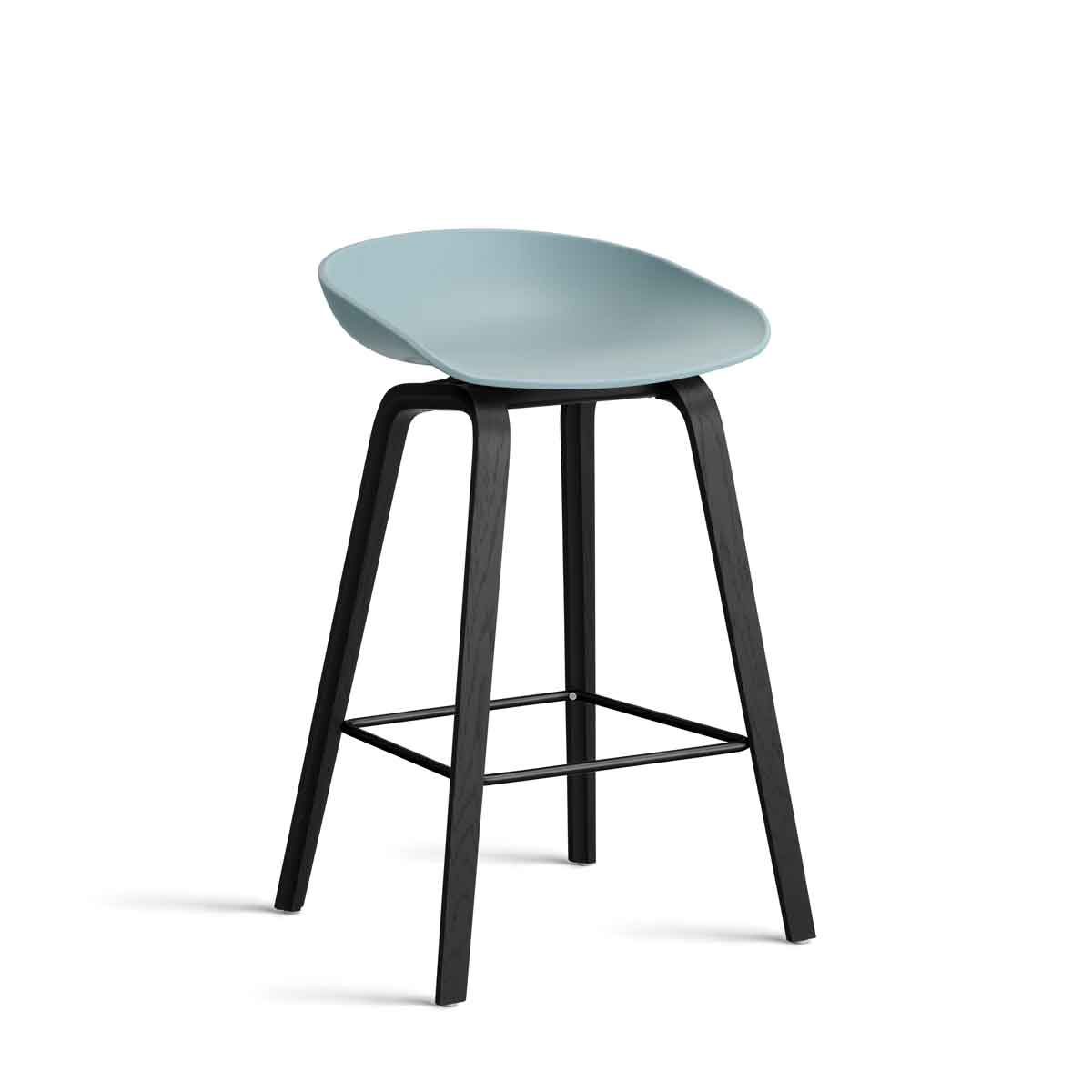 AA007-D162-AA51_AAS-32-H65-dusty-blue-2.0-shell_black-wb-laquered-oak-base_black-steel-footrest.jpg