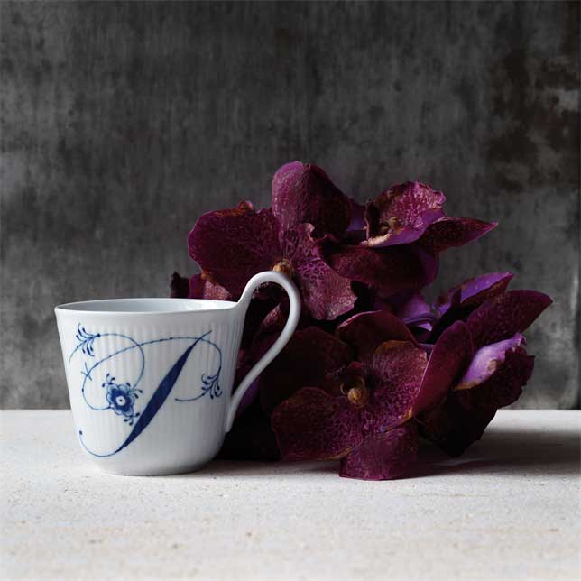 1025825_RoyalCopenhagenEMEA_03_Alphabet-Mug-P-33cl.jpg