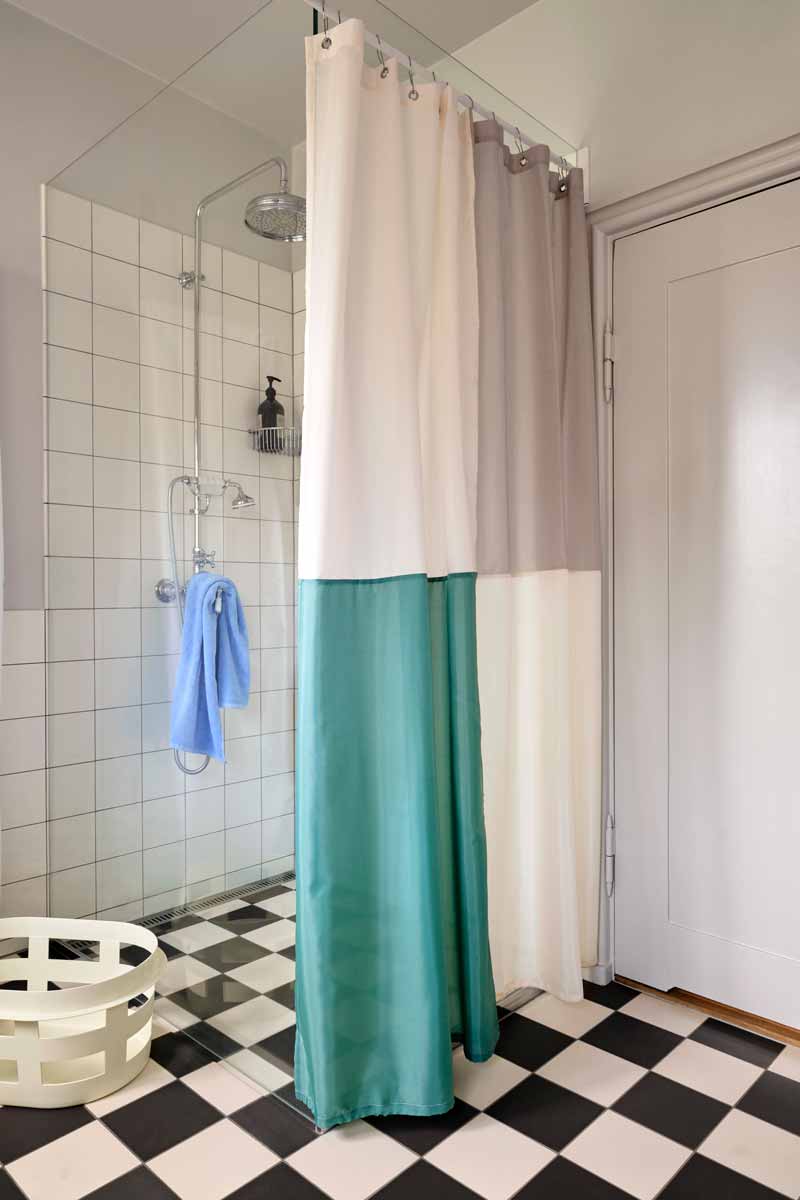 Check-Shower-Curtain-green_Basket-S-soft-yellow_Mono-Bath-Towel-sky-blue.jpg