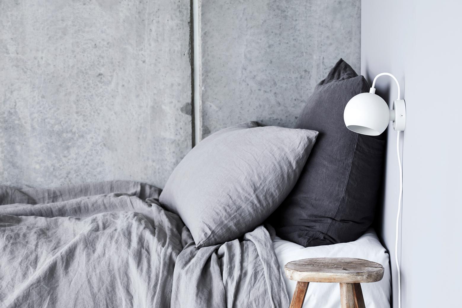 104756_Frandsen-Ball-Wall Lamp-ø12-Matt White_2 (1).jpg
