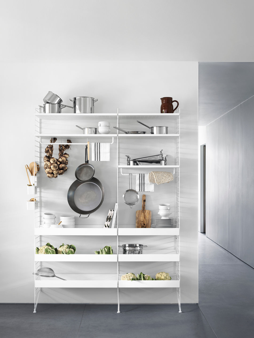 string-system-kitchen-white-white_cropped_portrait_xlarge.jpg