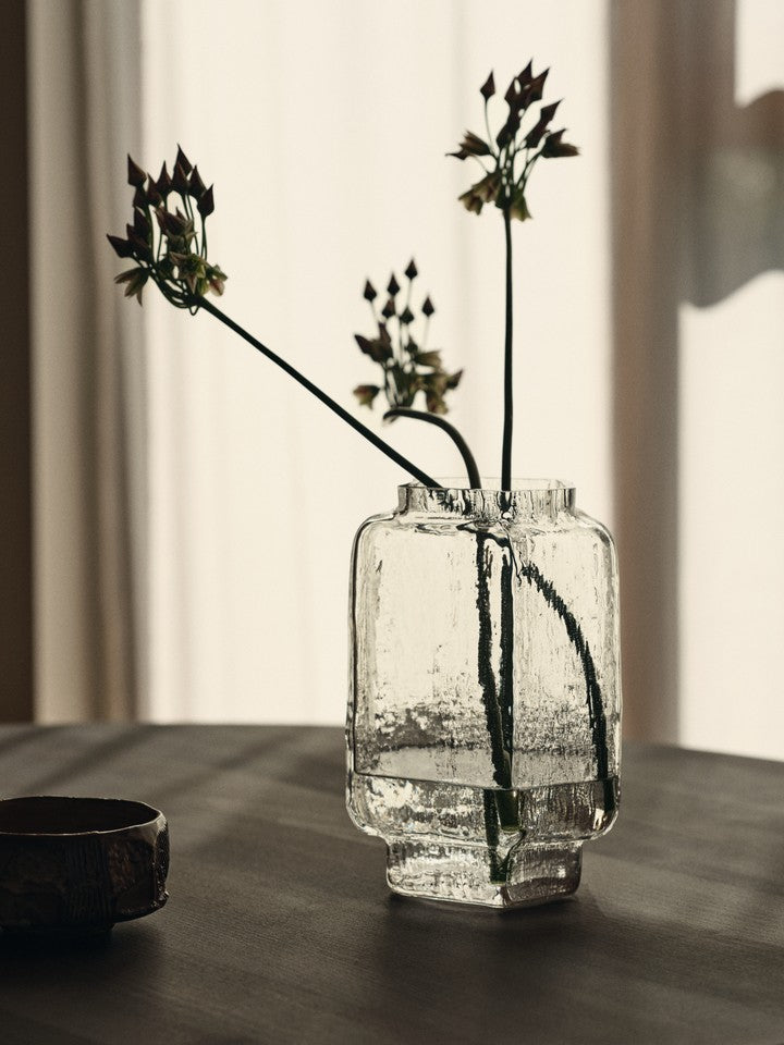 FermLiving_AW26_MokuriVase_H25_Clear_1104273887_2 (1).jpg