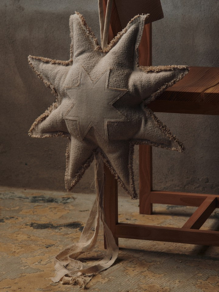 FermLiving_Holiday2025_VelaWindowOrnament_Natural_1104271481_2 (1).jpg