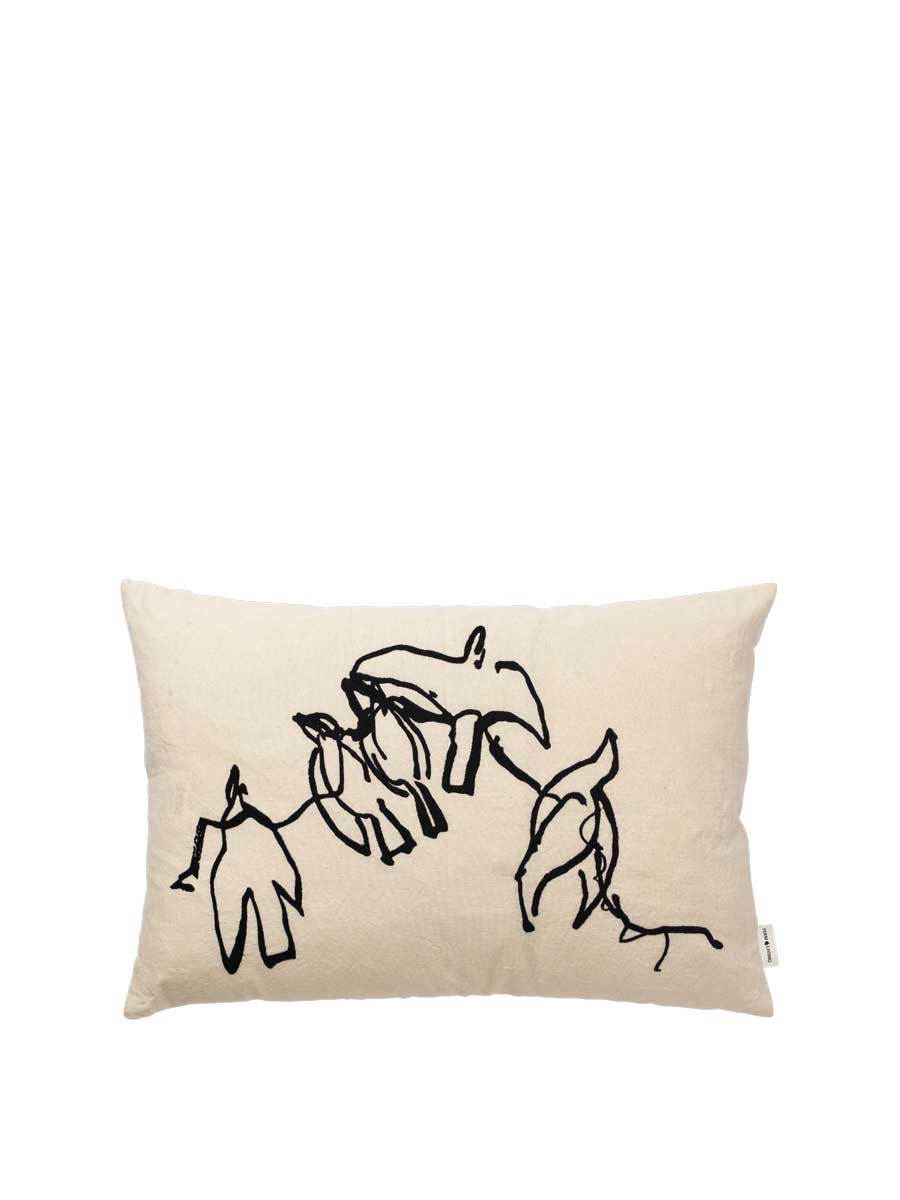 FermLiving_SS25_VueloCushion_Natural_1104270896_1104270900_1.jpg