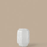 FermLiving_AW26_PackshotsWithBackground_MokuriVase_H25_White_1104273889.jpg