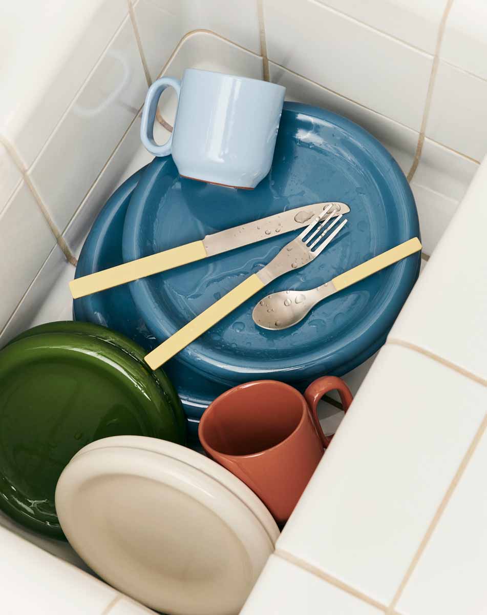 MVS-Cutlery-set-of-4-yellow_Barro-Cup-Set-of-2-light-blue_natural_Barro-Plate-dia24-set-of-2-deep-blue_Barro-Plate-dia18-set-of-2-off-white_green.jpg