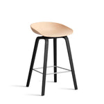 AA001-D126-AA51_AAS-32-H65-pale-peach-2.0-shell_black-wb-laquered-oak-base_stainless-steel-footrest.jpg