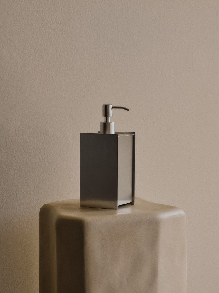 FermLiving_AW25_SamaSoapDispenser_BrushedStainlessSteel_1104272072_StaffaStool_1104267968.jpg