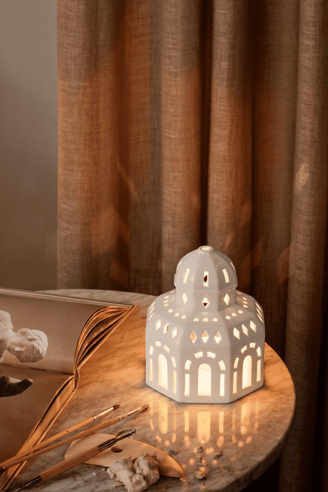 KAH_691074_Urbania_lighthouse_Glassalen_on_marbletable-6836.jpg