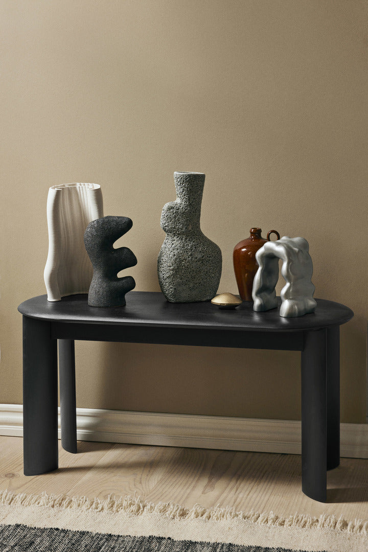 fermLIVING_AW23_YaraVase_1104268184_1104268185_BevelBench_1104268282_01.jpg