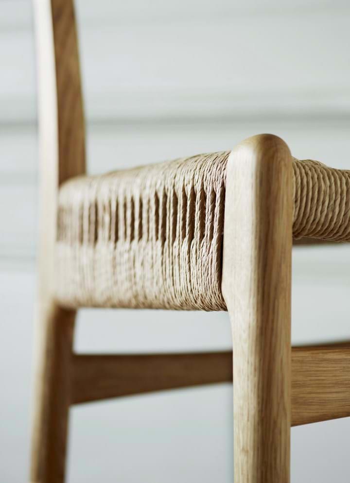 ch23-oak-walnut-oil-detail-2.jpg
