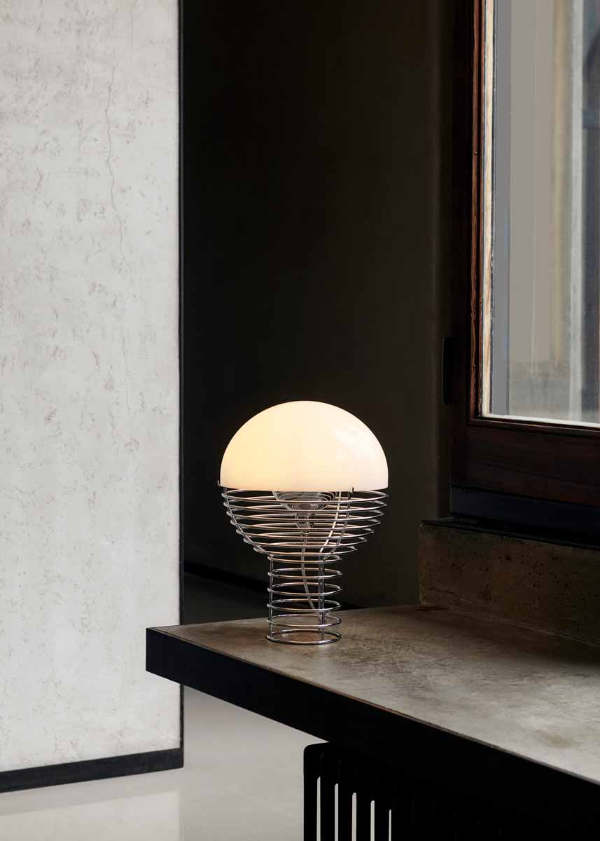 101206_Verpan-Wire-Table-lamp-H42xØ30-Chrome-White_5.jpg