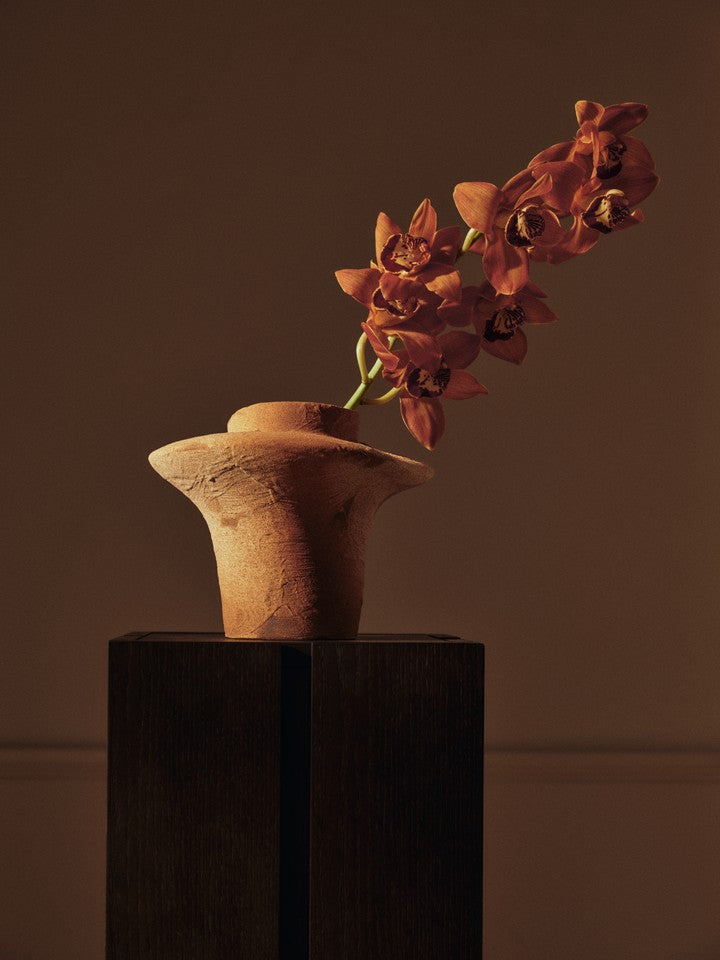 FermLiving_SS26_EvioVase_1104272538_ParcelPlinth_1104273068.jpg
