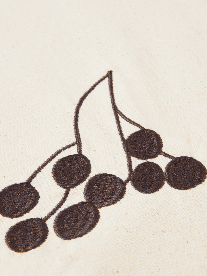 FermLiving_Holiday2025_OakChristmasTreeBlanket_Round_Natural_1104271876_2.png