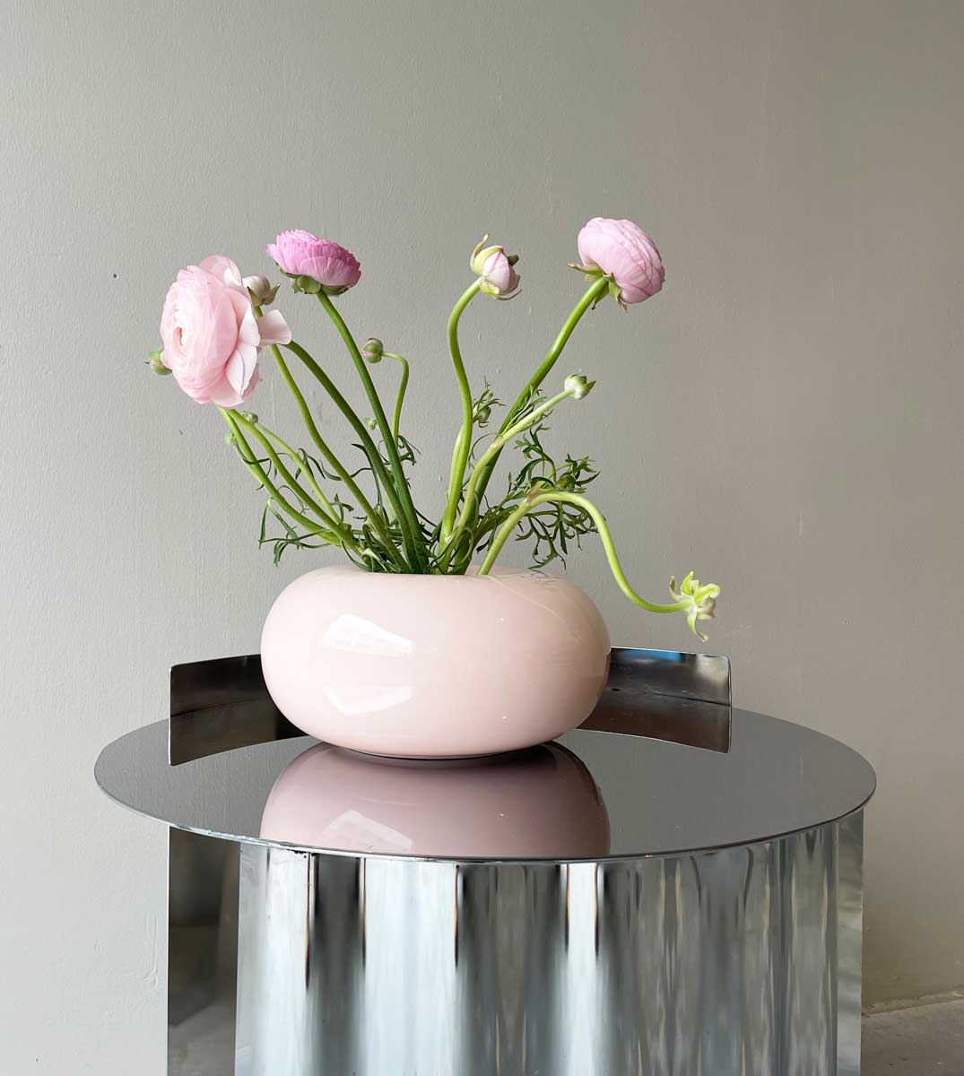 Dolce_vase_pink_wave_table.jpg