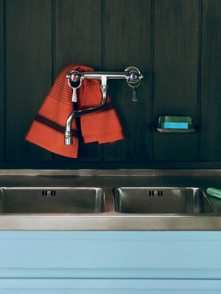 Linear-Tea-Towel-warm-red.jpg