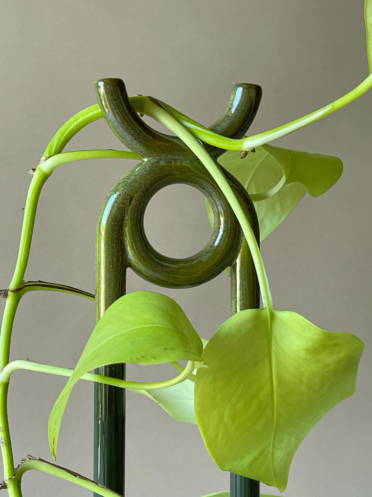BERGS-POTTER_plant-stake_Folk_Oni_mogr_6587_jk.jpg