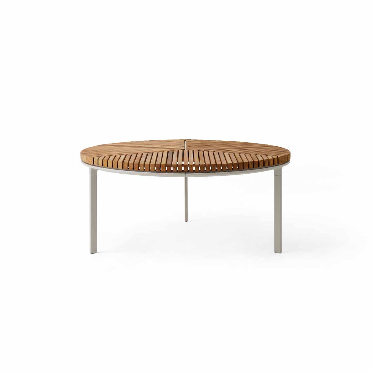 vipp-716-outdoor-coffee-table-ø90-teak-02p.jpg