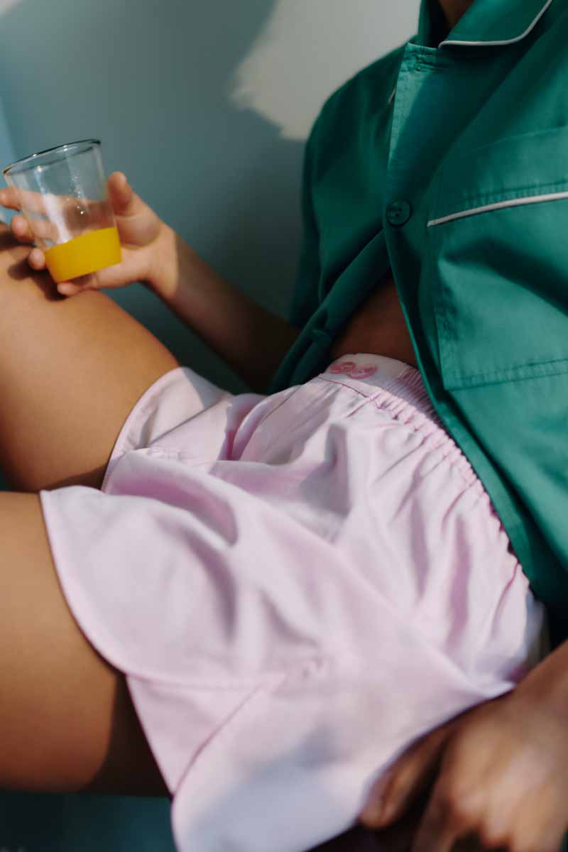 Outline-Pyjama-SS-Shirt-emerald-green_Outline-Pyjama-Shorts-soft-pink.jpg