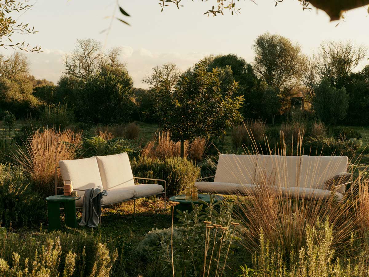 FermLiving_SS25_Desert2-Seater_PureBoucle_Cashmere_Off-white_1104270931_Desert3-Seater_PureBoucle_Cashmere_Off-white_1104270933.jpg