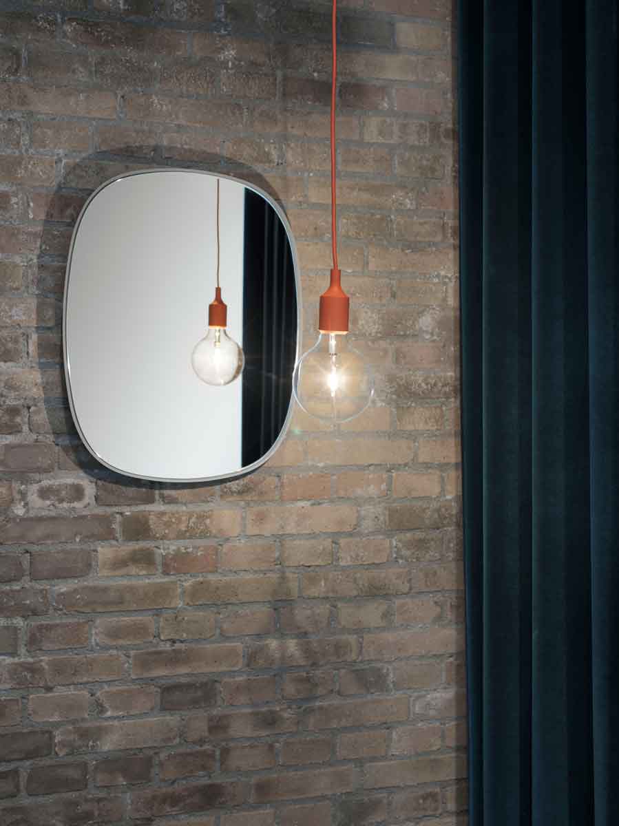 E27_Framed_mirror_med.jpg