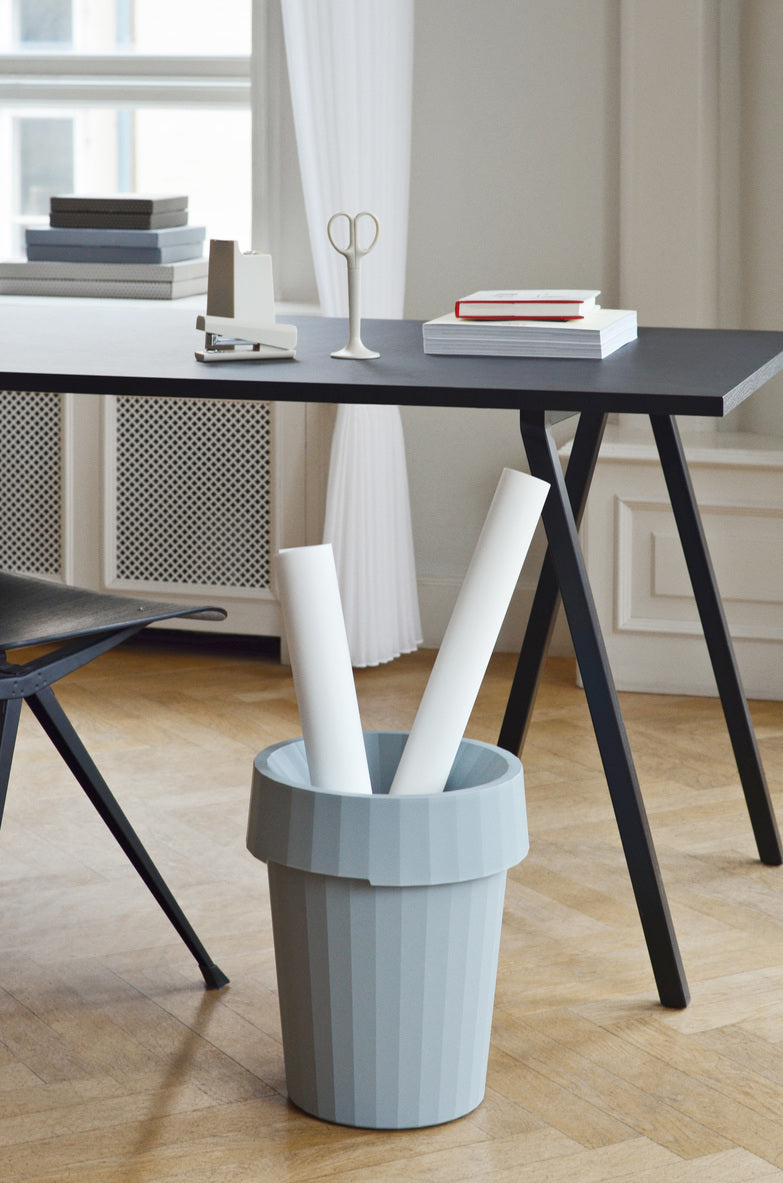 Loop Stand Table black_Shade Bin grey.jpg