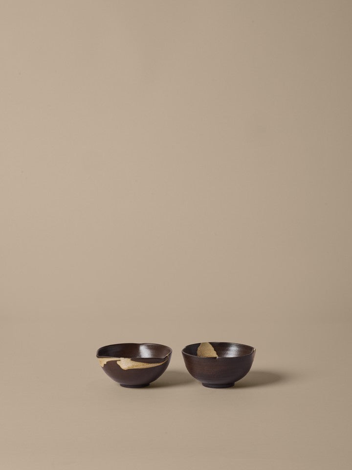 FermLiving_SS26_PackshotsWithBackground_KoyoBowls_Ø11.5_SetOf2_DarkBrown-Buff_1104272734.jpg