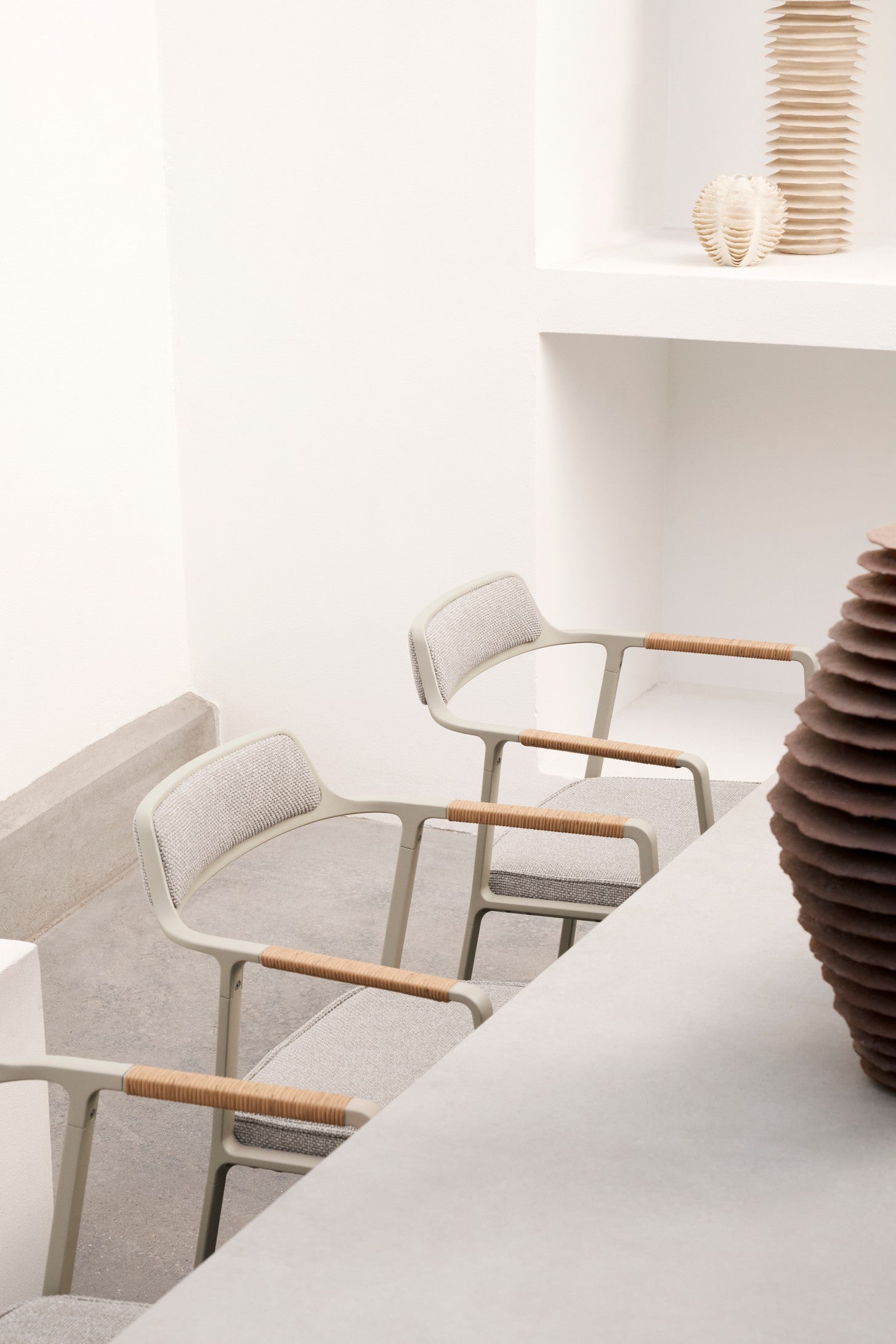 vipp-711-outdoor-chair-03-01.jpg