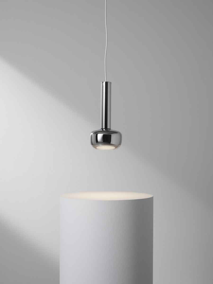 AW23-VL56-Chrome-Podium-Studio-60491.jpg