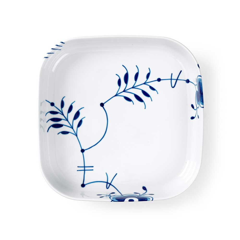 1065429_royalcopenhagenemea_04_blue-fluted-mega-square-ovenware-25cm.jpg