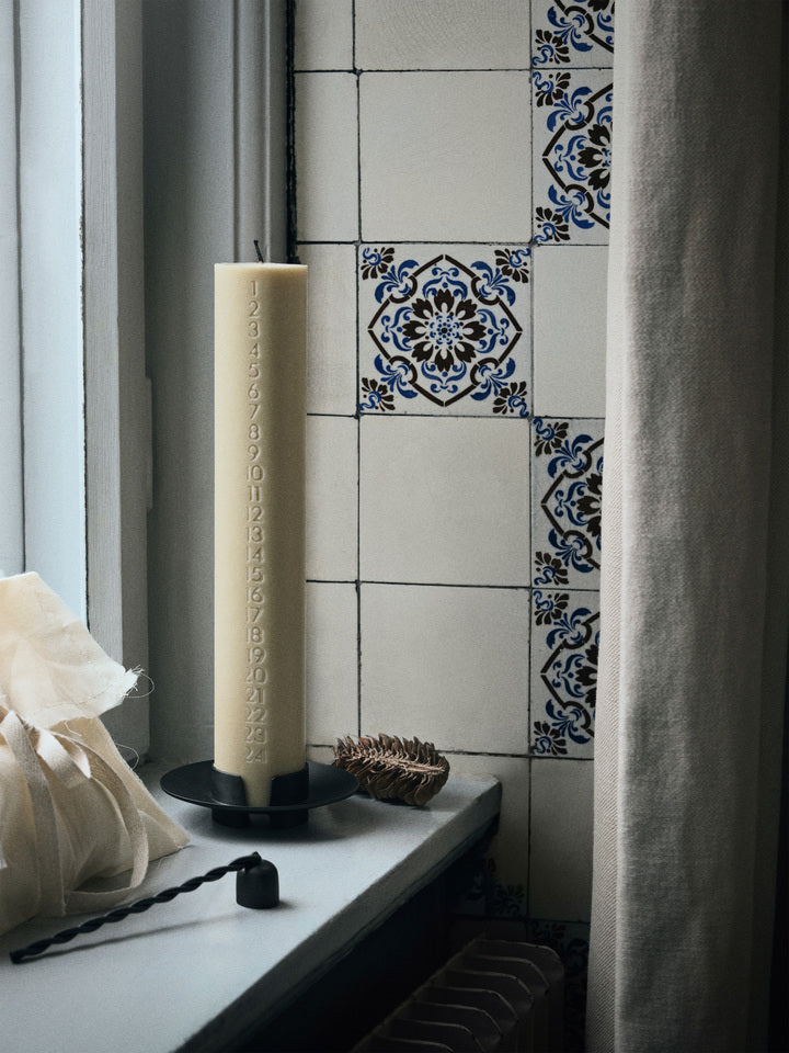 fermLIVING_Christmas23_BlockCandleHolder_1104267455_image_01.jpg