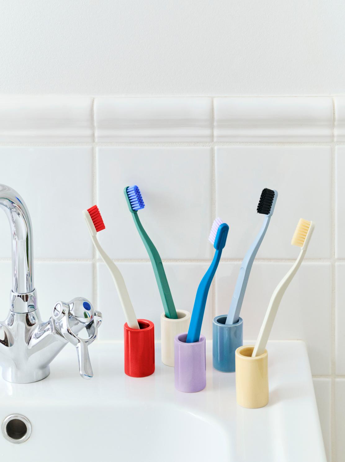 Taan Toothbrush_Toothbrush Holder_2.jpg