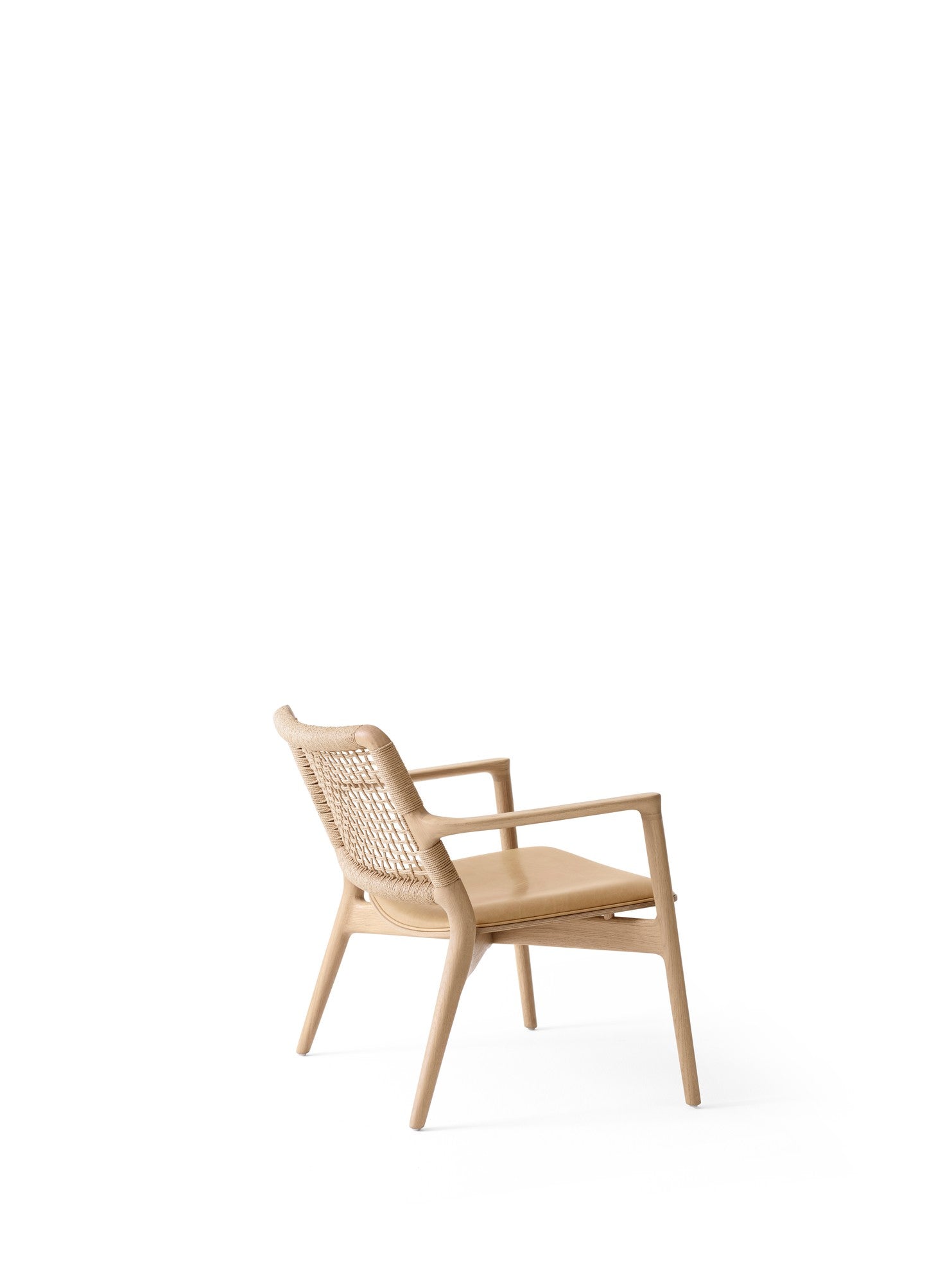vipp-488-cabin-lounge-chair-light-oak-03.jpg