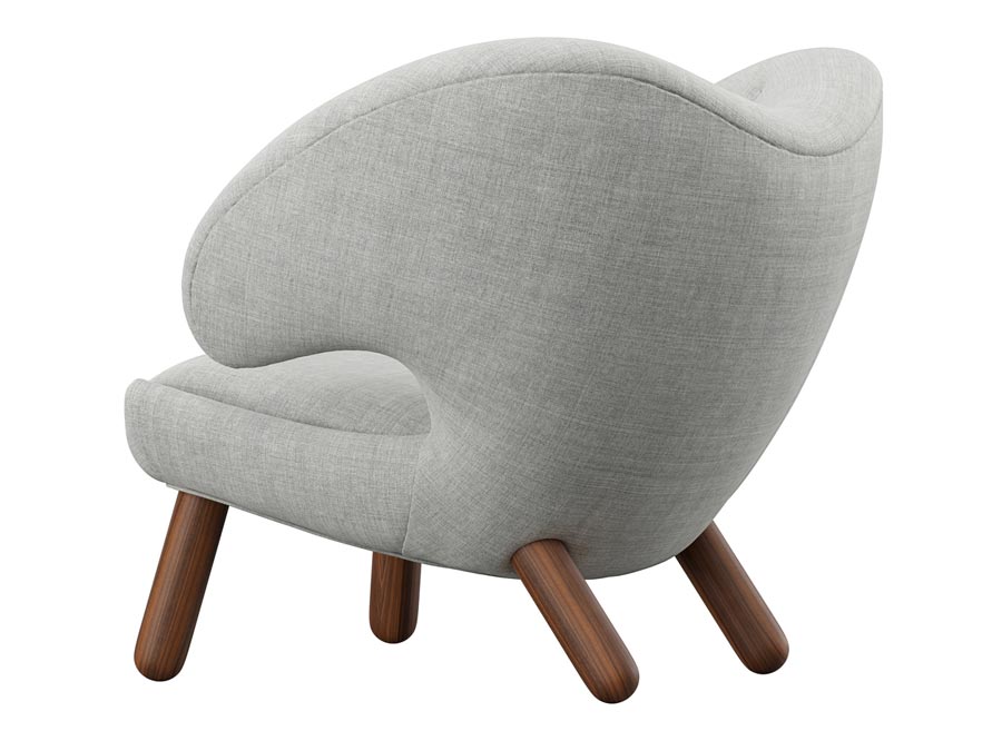 House-of-Finn-Juhl_Pelican-Chair_Walnut_Remix_0123_01_V02.jpg