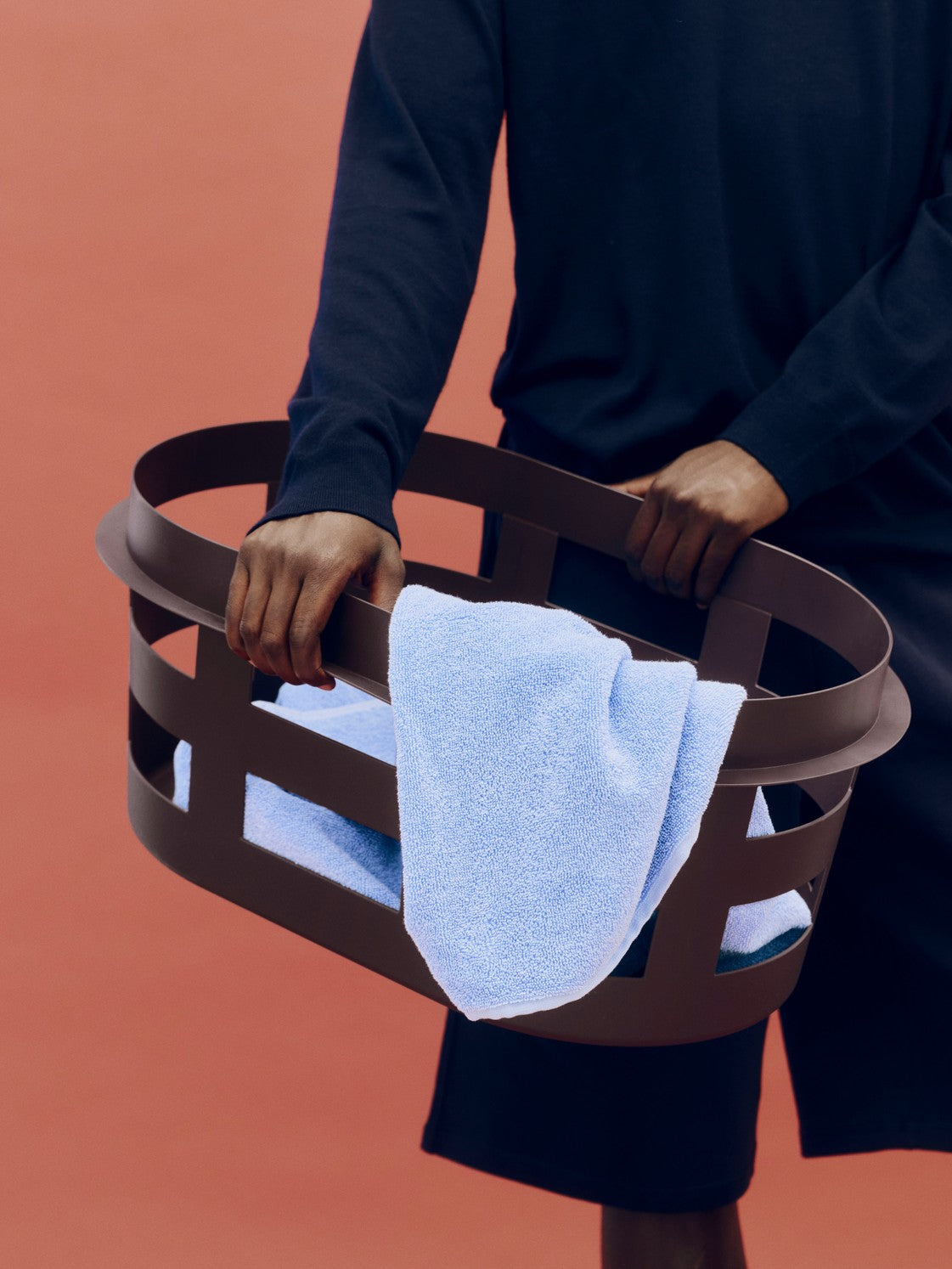 Basket S bordeaux_Mono Bath Towel sky blue (1).jpg