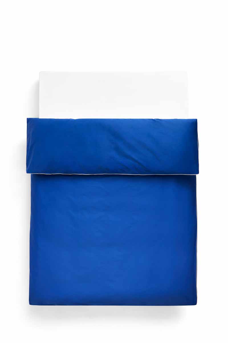 AC454-A665-AI56_Outline-Duvet-Cover-140x200-vivid-blue.jpg