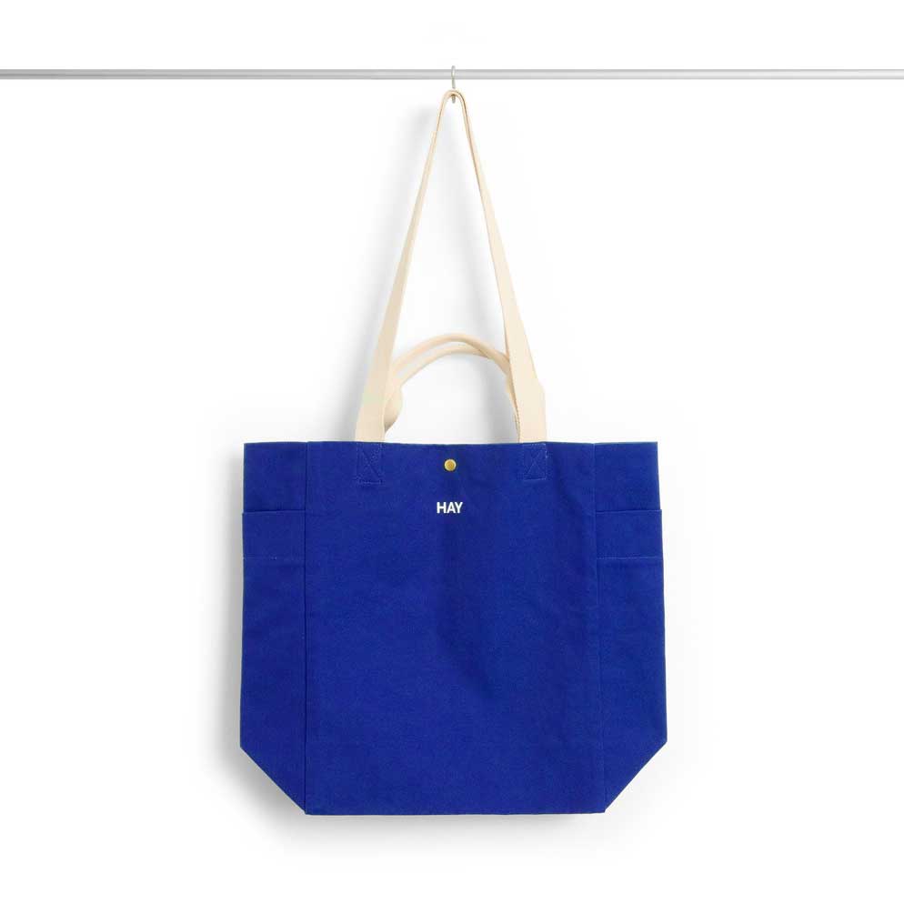 AE763-A602-AF16_Everyday-Tote-Bag-M-electric-blue.jpg