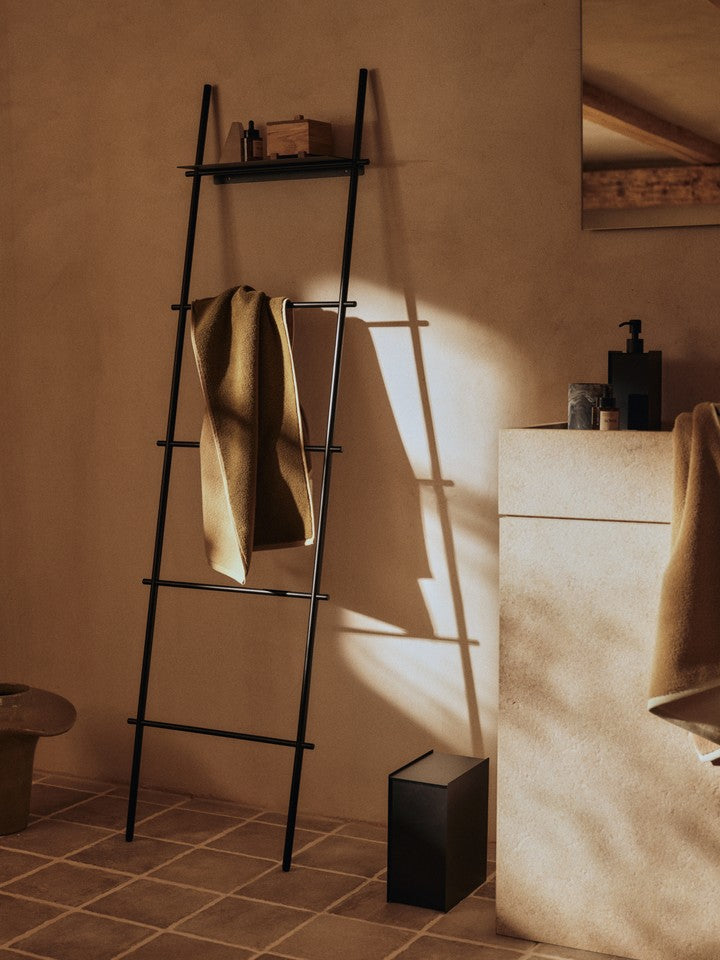 FermLiving_SS26_DoraTowelLadder_1104272535_EkkoBathTowel_1104272801_SamaBin_1104272525_SamaSoapDispenser_1104272529.jpg