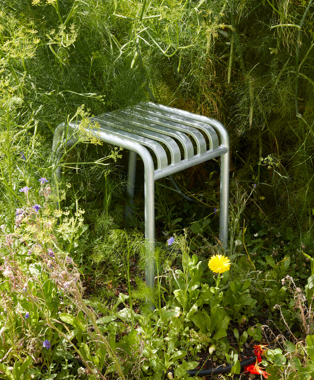 Palissade Stool Hot Galvanised 01.jpg