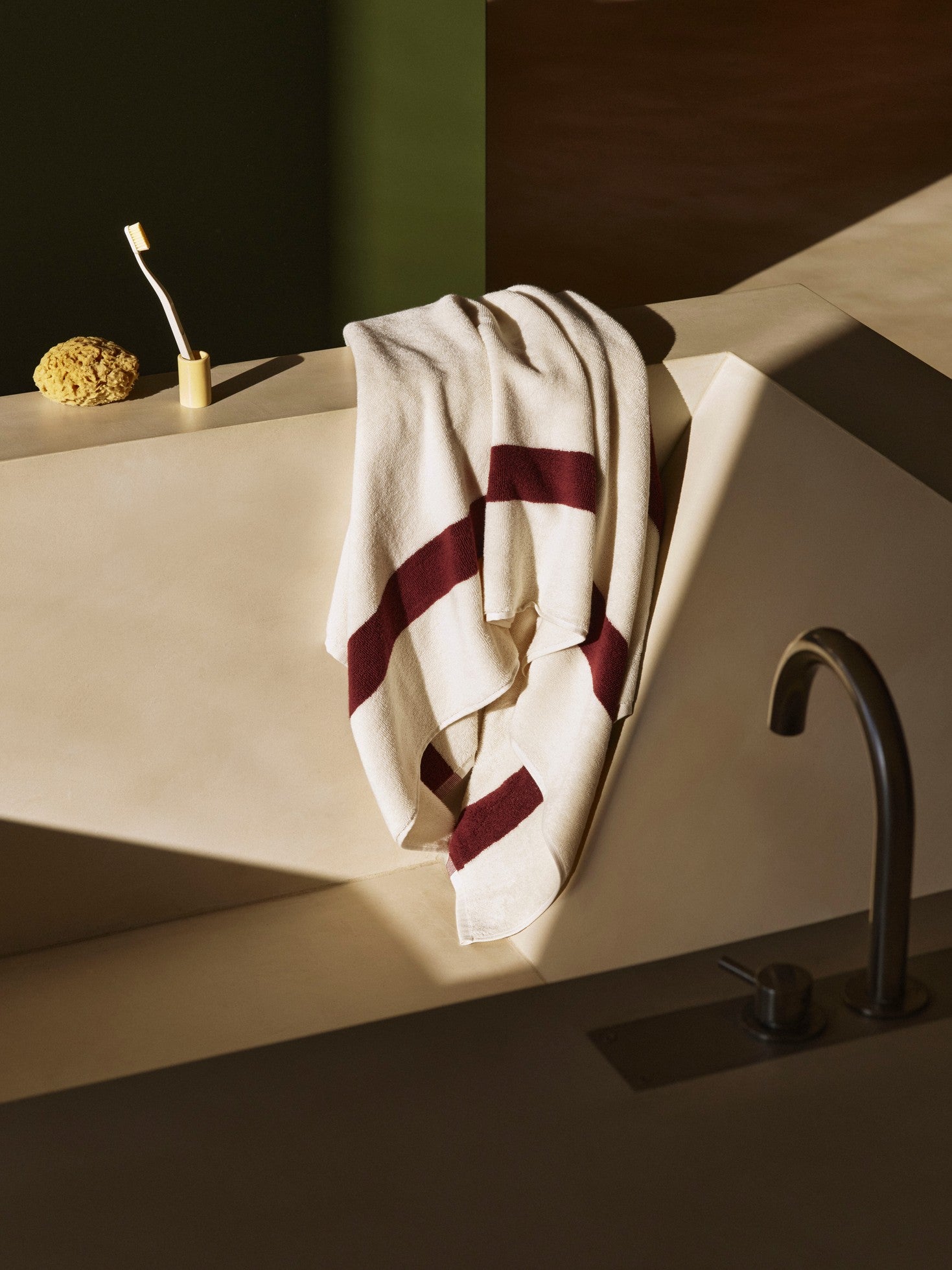 AF777-B187-AF61_Stripe Bath Towel (1).jpg