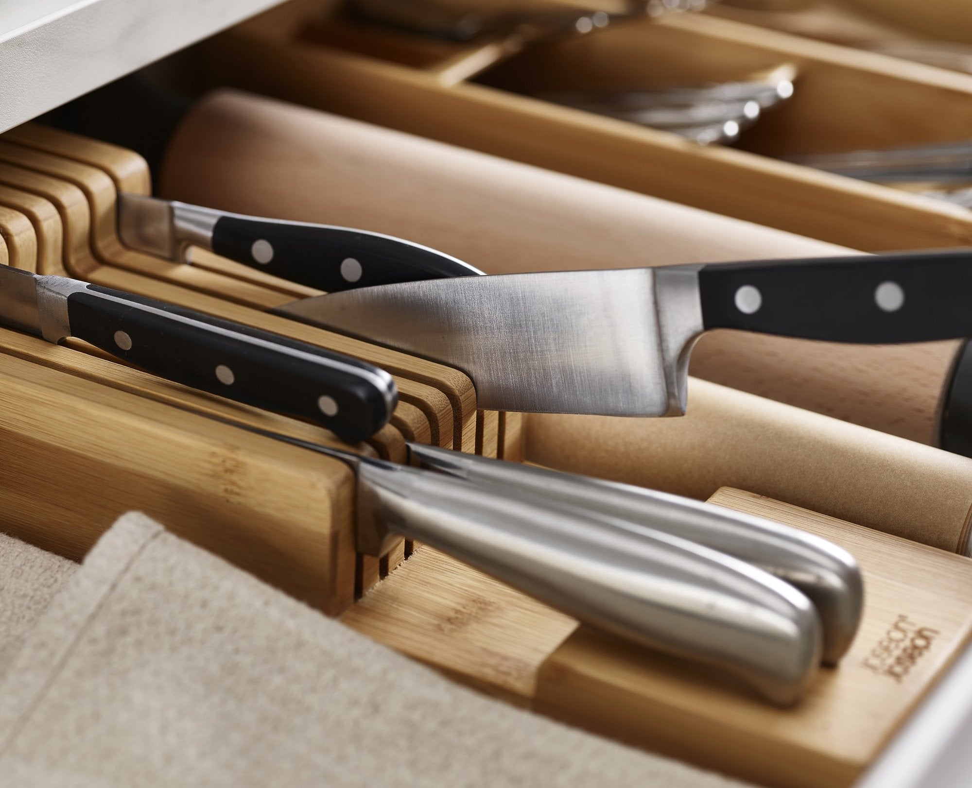 JJ_DrawerStore-Cutlery-Organiser_WhiteGreen_85141_IS2_6ed9f842-dde1-4cf7-9206-6996c4229a42_2000x.jpg