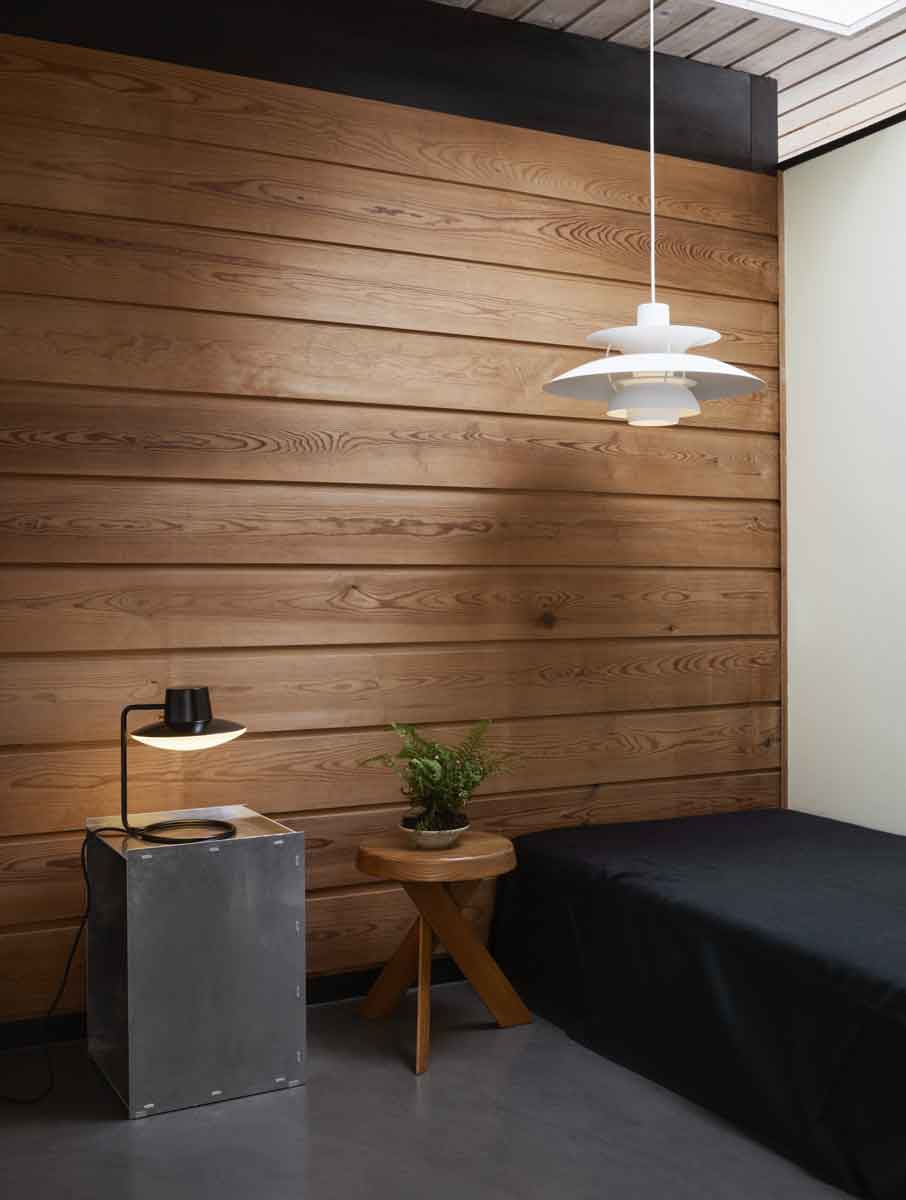 SS23-Icons-Interior-AJ-Oxford-Small-PH5-Monochrome-White-09998-A.jpg