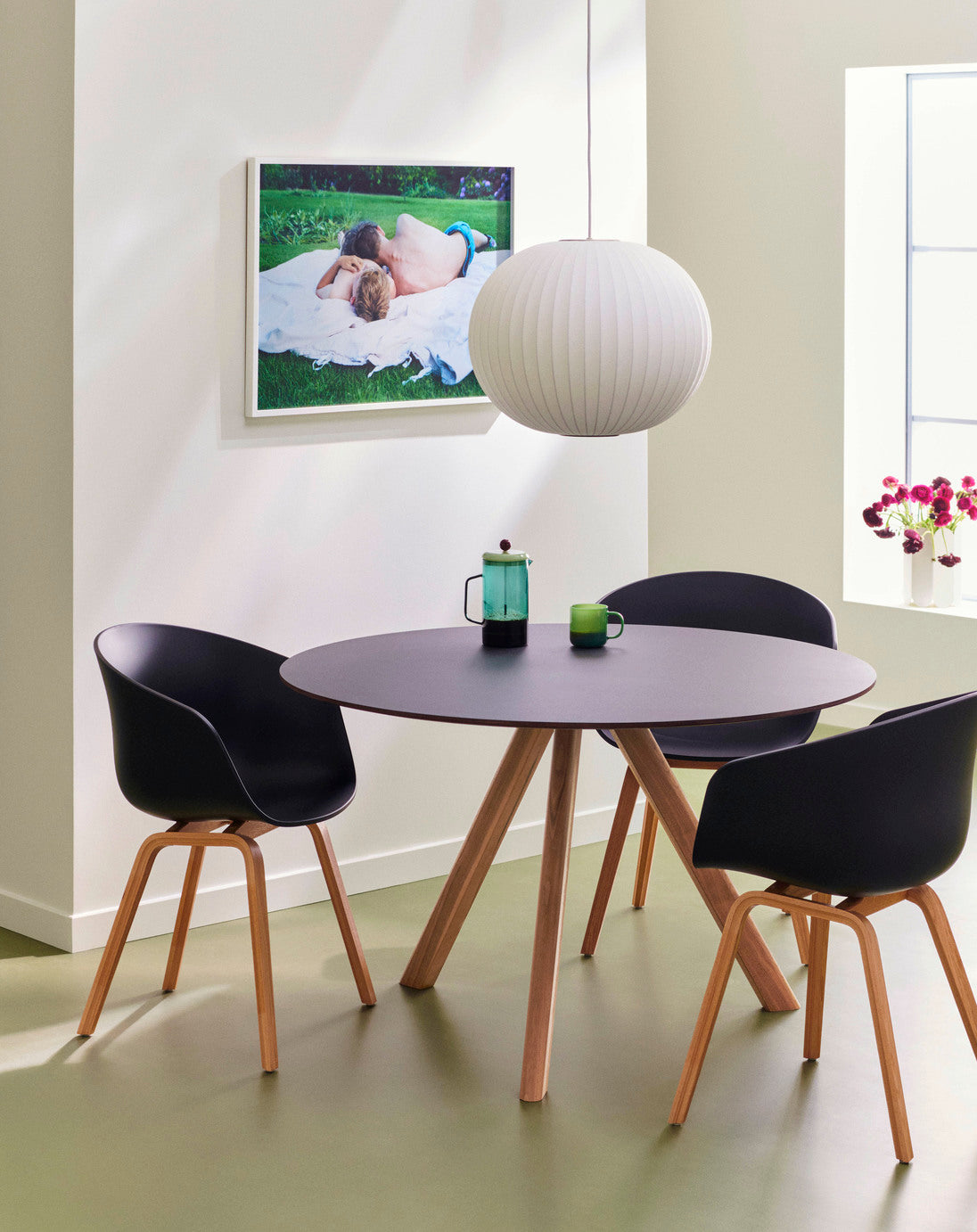 CPH20 Round dia120 black linoleum wb lacquered oak_AAC22 black 2.0 shell wb lacquered oak_Nelson Ball Bubble Pendant M.jpg