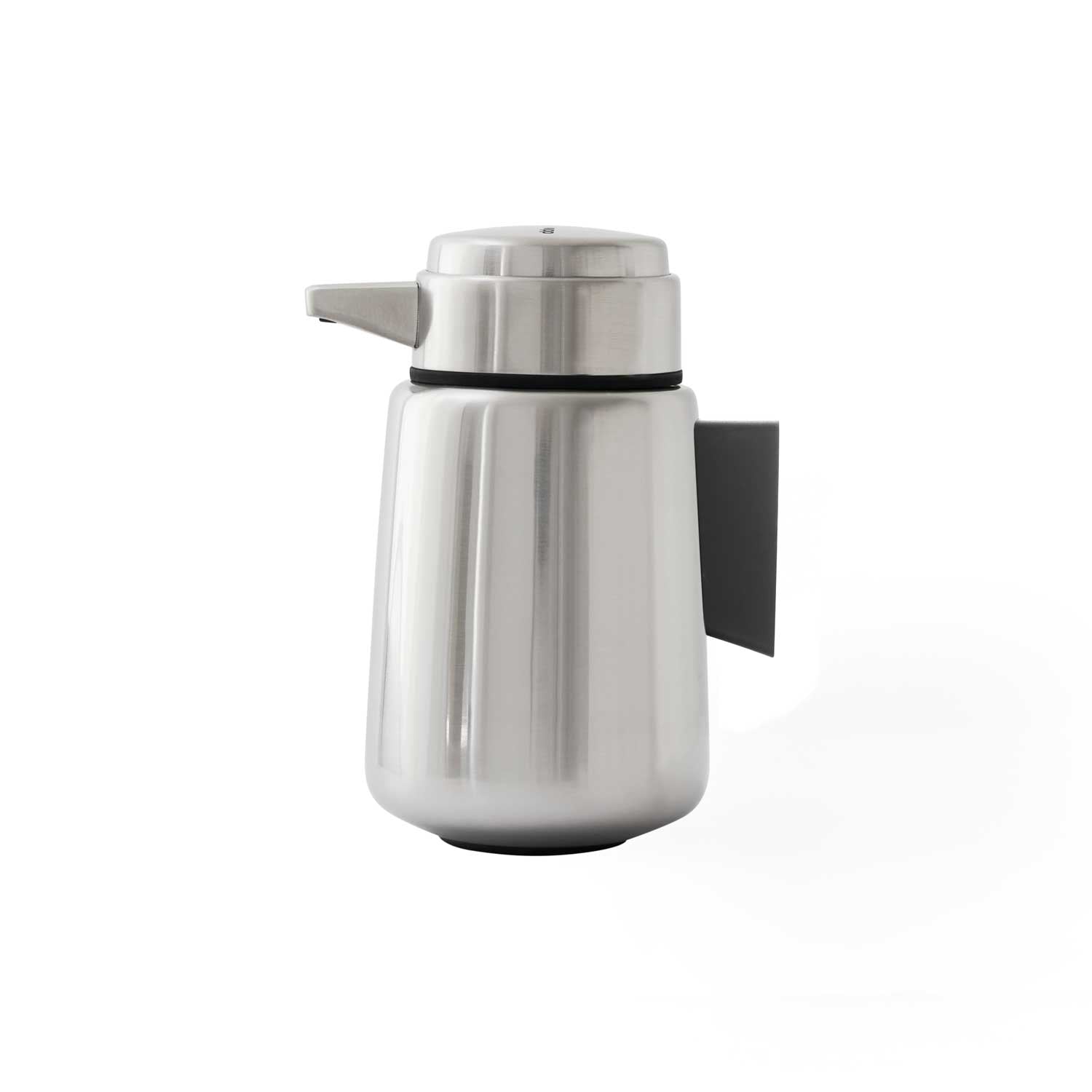 vipp-9-soap-dispenser-wall-white-02-rgb-white-hiddgh.jpg