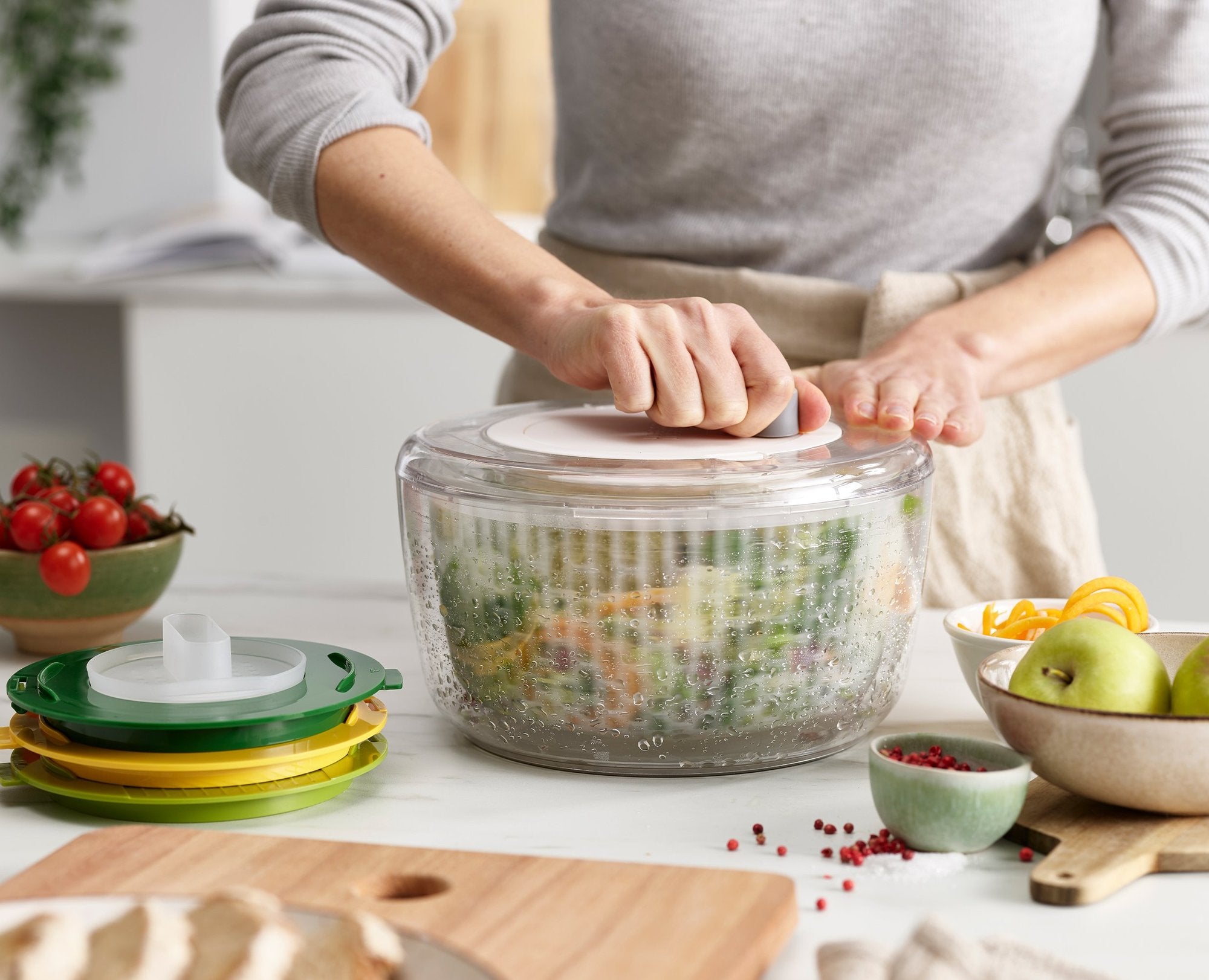 JJ_Multi-Prep-Salad-Spinner_20154_IU3_8c4b3bb3-6a7b-4bf5-b923-357b3bb5d63e_2000x.jpg