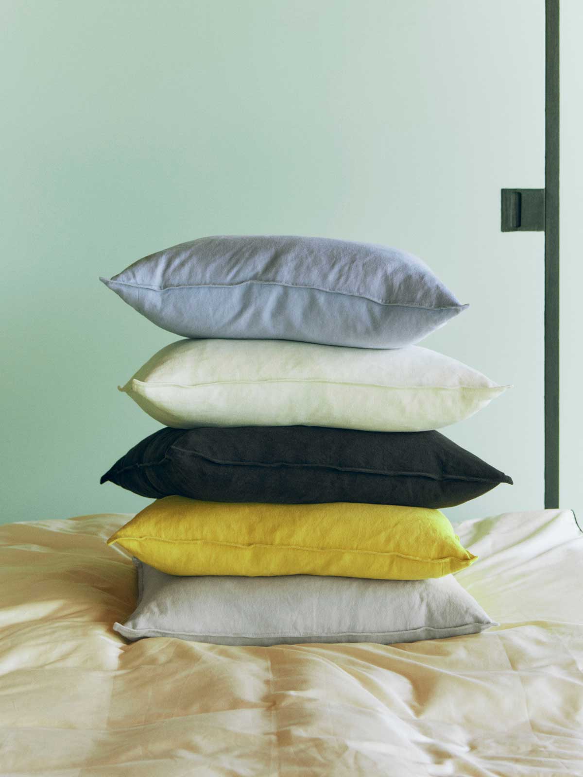 Linen-Cushion-L.jpg